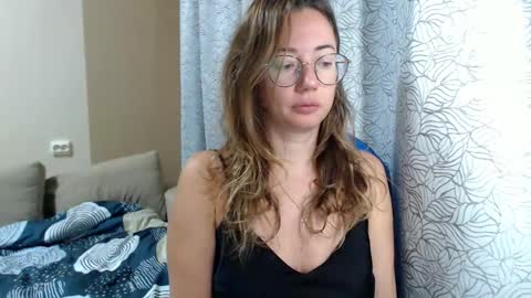 Snapshot of mayacateyes chatting on 2, 11, 2025 Maya online show from 2, 11, 2025