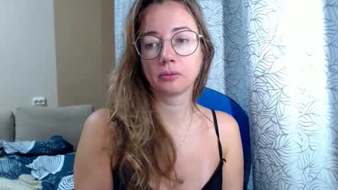 Snapshot of mayacateyes chatting on 9, 11, 2025 Maya online show from 9, 11, 2025