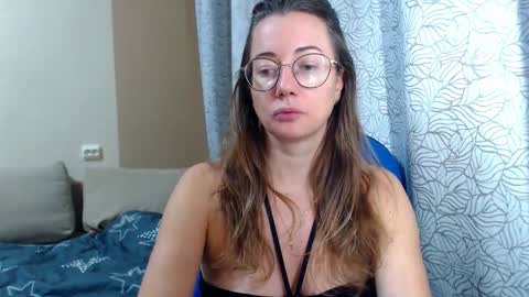 Snapshot of mayacateyes chatting on 2, 12, 2025 Maya online show from 2, 12, 2025