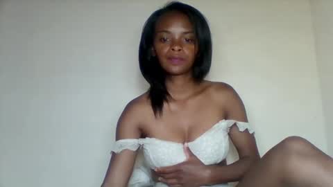 Snapshot of mayalabelle chatting on 2, 11, 2025 mayalabelle online show from 2, 11, 2025