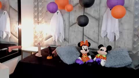 Snapshot of mayarusell01 chatting on 27, 10, 2025 Nicolle Ruselle Hello my lovely schedule for great fun from 630 am and end 800 pm Colombian time I wait for you online show from 27, 10, 2025