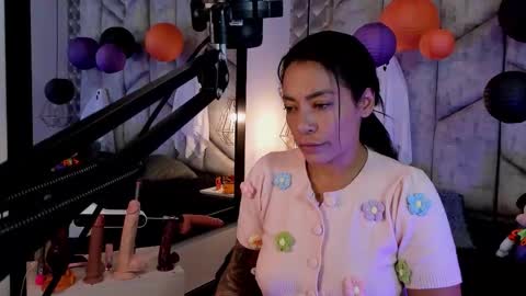 Snapshot of mayarusell01 chatting on 31, 10, 2025 Nicolle Ruselle Hello my lovely schedule for great fun from 630 am and end 800 pm Colombian time I wait for you online show from 31, 10, 2025