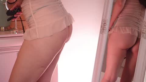 Snapshot of mayavixxen chatting on 2, 2, 2025 MayaVixxen online show from 2, 2, 2025