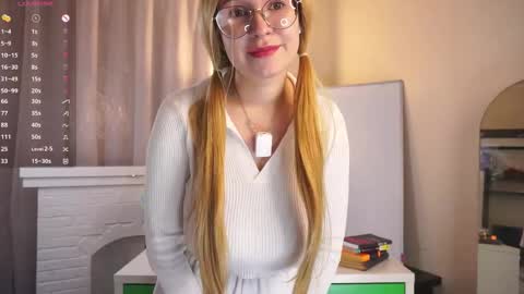 Snapshot of maybellebyone chatting on 26, 4, 2026 Milina online show from 26, 4, 2026
