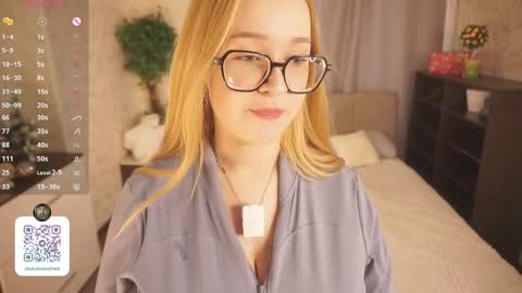 Snapshot of maybellebyone chatting on 24, 5, 2026 Milina online show from 24, 5, 2026