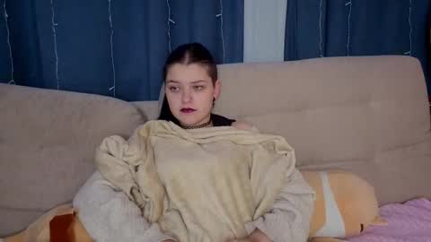 Snapshot of maybellspitz chatting on 7, 1, 2026 Lalli online show from 7, 1, 2026