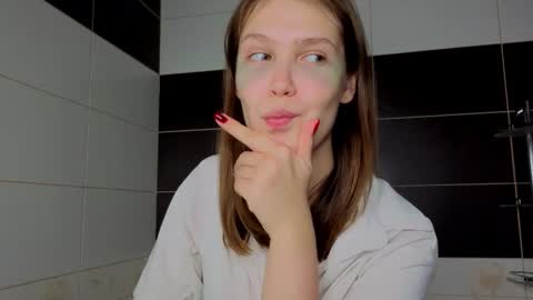 Snapshot of maygoodsell chatting on 15, 10, 2025 Ann online show from 15, 10, 2025