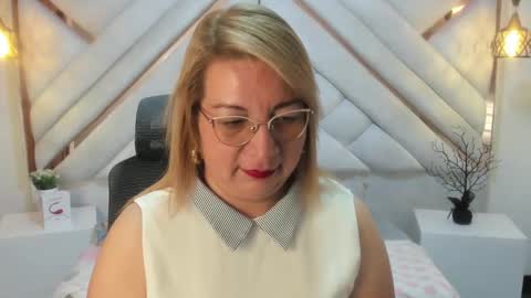 Mailyn online show from 11, 3, 2025