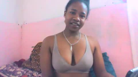 Snapshot of mayrah5 chatting on 14, 9, 2025 mayrah online show from 14, 9, 2025