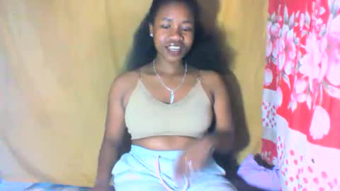 Snapshot of mayrah5 chatting on 7, 10, 2025 mayrah online show from 7, 10, 2025