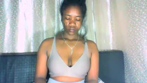 Snapshot of mayrah5 chatting on 10, 10, 2025 mayrah online show from 10, 10, 2025