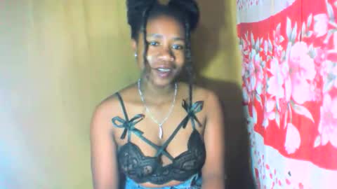 Snapshot of mayrah5 chatting on 28, 10, 2025 mayrah online show from 28, 10, 2025