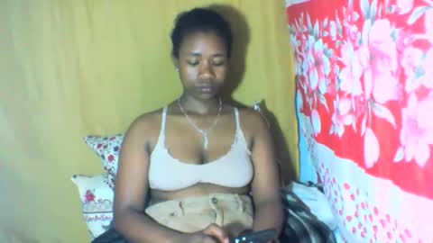 Snapshot of mayrah5 chatting on 8, 11, 2025 mayrah online show from 8, 11, 2025