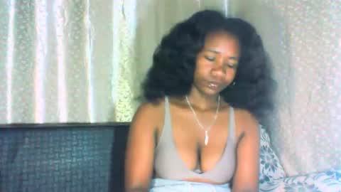 Snapshot of mayrah5 chatting on 2, 12, 2025 mayrah online show from 2, 12, 2025