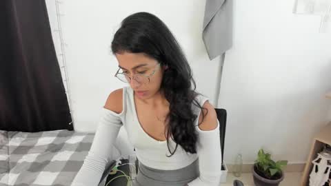 Snapshot of mazikeen_18 chatting on 7, 3, 2025 mazikeen_18 online show from 7, 3, 2025