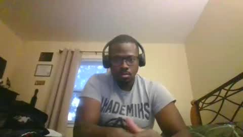 Snapshot of mbsupreme chatting on 5, 10, 2025 Mark online show from 5, 10, 2025