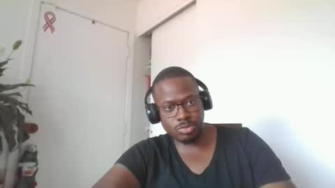 Snapshot of mbsupreme chatting on 25, 11, 2025 Mark online show from 25, 11, 2025