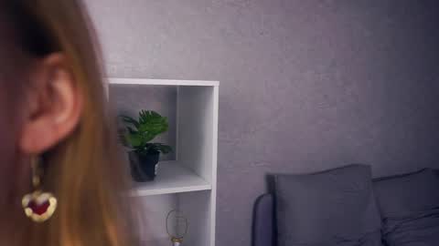 Mary  online show from 18, 11, 2025