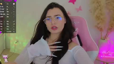 Snapshot of medina_andress chatting on 9, 7, 2026 Dina online show from 9, 7, 2026
