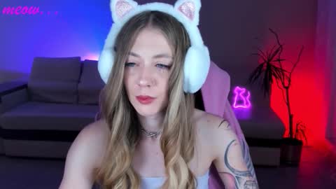 Sweet Meow nonude online show from 21, 11, 2025