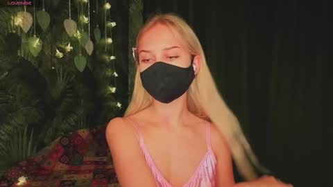 meeeewmeeeeow online show from 27, 11, 2025