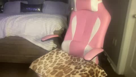 Snapshot of meetsouthernpeach chatting on 12, 1, 2025 Southern Peach online show from 12, 1, 2025