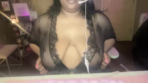 Snapshot of meetsouthernpeach chatting on 4, 3, 2025 Southern Peach online show from 4, 3, 2025