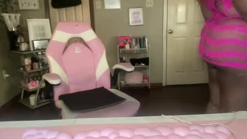 Snapshot of meetsouthernpeach chatting on 15, 9, 2025 Southern Peach online show from 15, 9, 2025