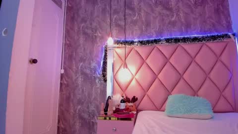 Snapshot of megan_and_clohe chatting on 22, 12, 2024 M E G A N online show from 22, 12, 2024