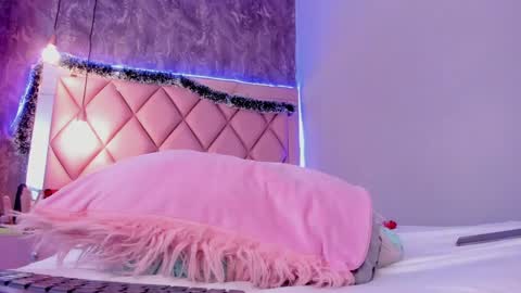 Snapshot of megan_and_clohe chatting on 28, 12, 2024 M E G A N online show from 28, 12, 2024