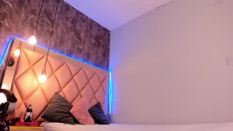 Snapshot of megan_and_clohe chatting on 27, 2, 2025 M E G A N online show from 27, 2, 2025