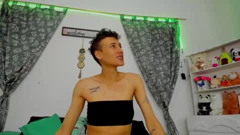 Snapshot of megan_and_clohe chatting on 24, 9, 2025 M E G A N online show from 24, 9, 2025