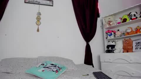 Snapshot of megan_and_clohe chatting on 9, 10, 2025 M E G A N online show from 9, 10, 2025