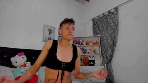 Snapshot of megan_and_clohe chatting on 11, 11, 2025 M E G A N online show from 11, 11, 2025