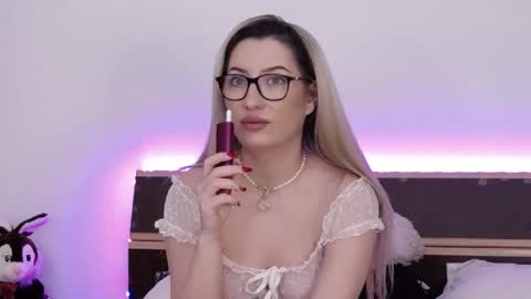 Megan Blazee  online show from 16, 1, 2025