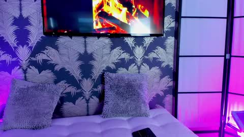 Carolina Paez online show from 1, 2, 2025