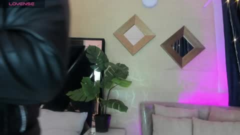     online show from 16, 4, 2026