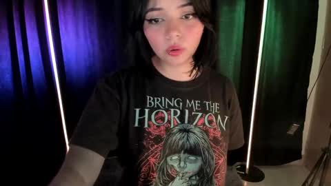 Snapshot of megan_evaans chatting on 6, 12, 2024 welcome guys   please  help me to reach 100 hands up Thanks  online show from 6, 12, 2024