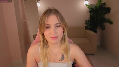 megan_gonzalezzz online show from 25, 5, 2026