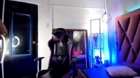    online show from 8, 3, 2025