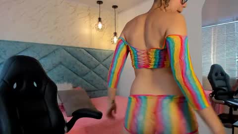 Megan Love online show from 8, 5, 2026