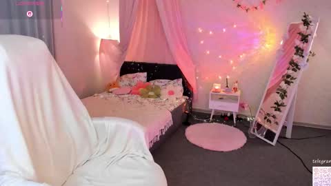 Megan Nelson online show from 4, 2, 2026