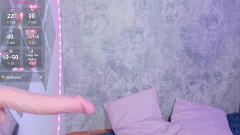 Snapshot of megan_xoxo1 chatting on 25, 10, 2025 Megan online show from 25, 10, 2025