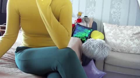 Nicki--------- Welcome to my Room online show from 18, 2, 2025