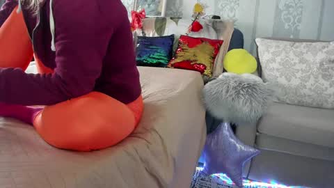 Nicki--------- Welcome to my Room online show from 22, 2, 2025