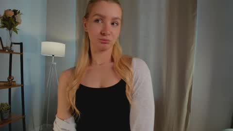Snapshot of meganhenns chatting on 6, 5, 2026 Elly online show from 6, 5, 2026