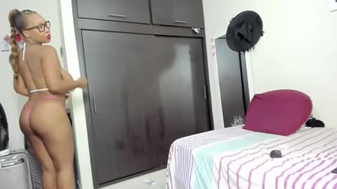 megan        online show from 22, 10, 2025