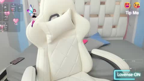 Snapshot of meganqueen2 chatting on 7, 11, 2025 Megan Queen online show from 7, 11, 2025