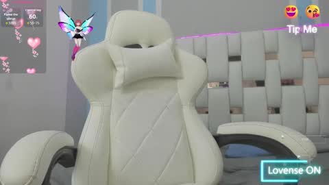 Snapshot of meganqueen2 chatting on 8, 11, 2025 Megan Queen online show from 8, 11, 2025