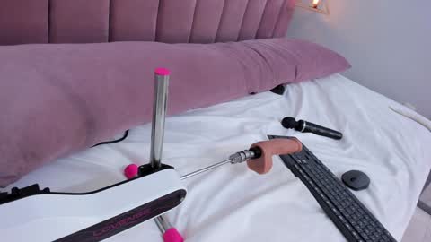 Snapshot of megansaenz_1 chatting on 27, 12, 2024 Megan online show from 27, 12, 2024